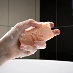 Undo & Renew: Shampoo Bar With Niacinamide -Ffs Sales Store IMG 4107 Enhanced NR 206e1527 c569 4025 abf3 f9abe0e86810