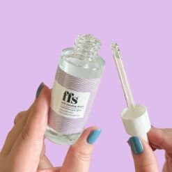 Golden Goddess Customisable Tanning Drops - 30ml -Ffs Sales Store TanningDropsHold2 332af036 f766 40ce 88f4 2475bcb768ef